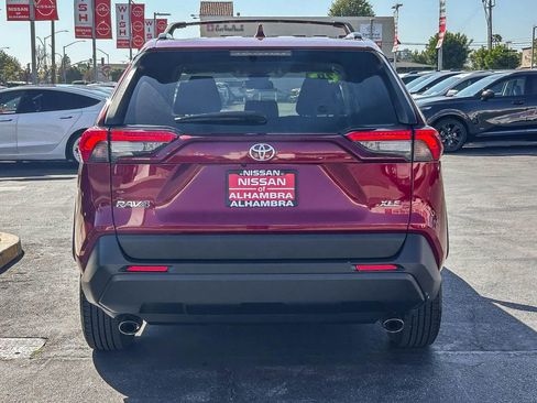 Used 2020 Toyota RAV4 XLE w/ Convenience Package image 8