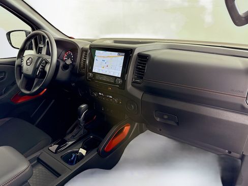 Used 2024 Nissan Frontier Pro-X w/ Technology Package image 35