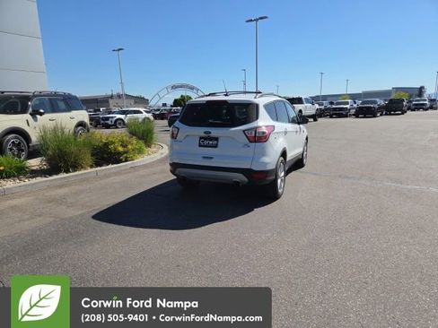 Used 2018 Ford Escape SE w/ Ford Safe & Smart Package AWD/4WD image 8