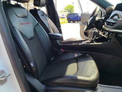 Used 2025 Jeep Compass Trailhawk AWD/4WD image 20