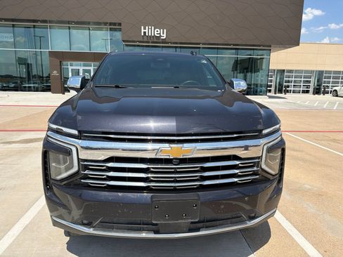 Used 2025 Chevrolet Tahoe Premier RWD image 2