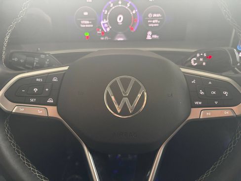 Used 2026 Volkswagen Tiguan SE FWD image 29