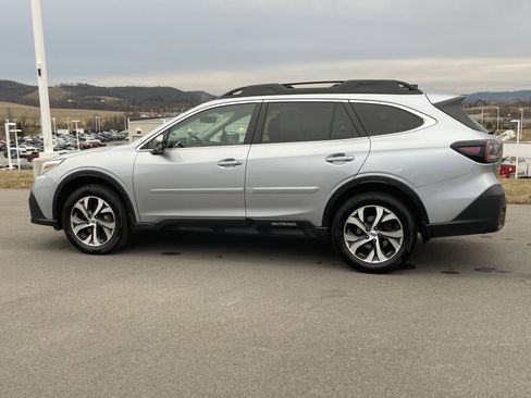 Used 2020 Subaru Outback Limited image 7