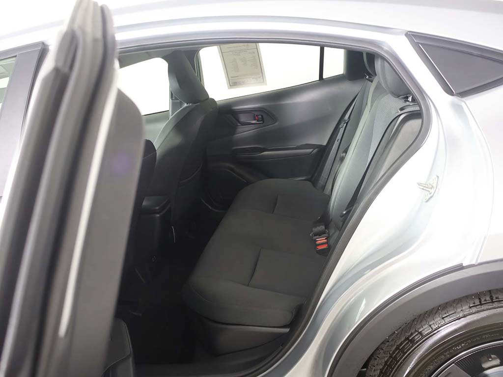 Used 2025 Toyota Prius LE FWD image 29