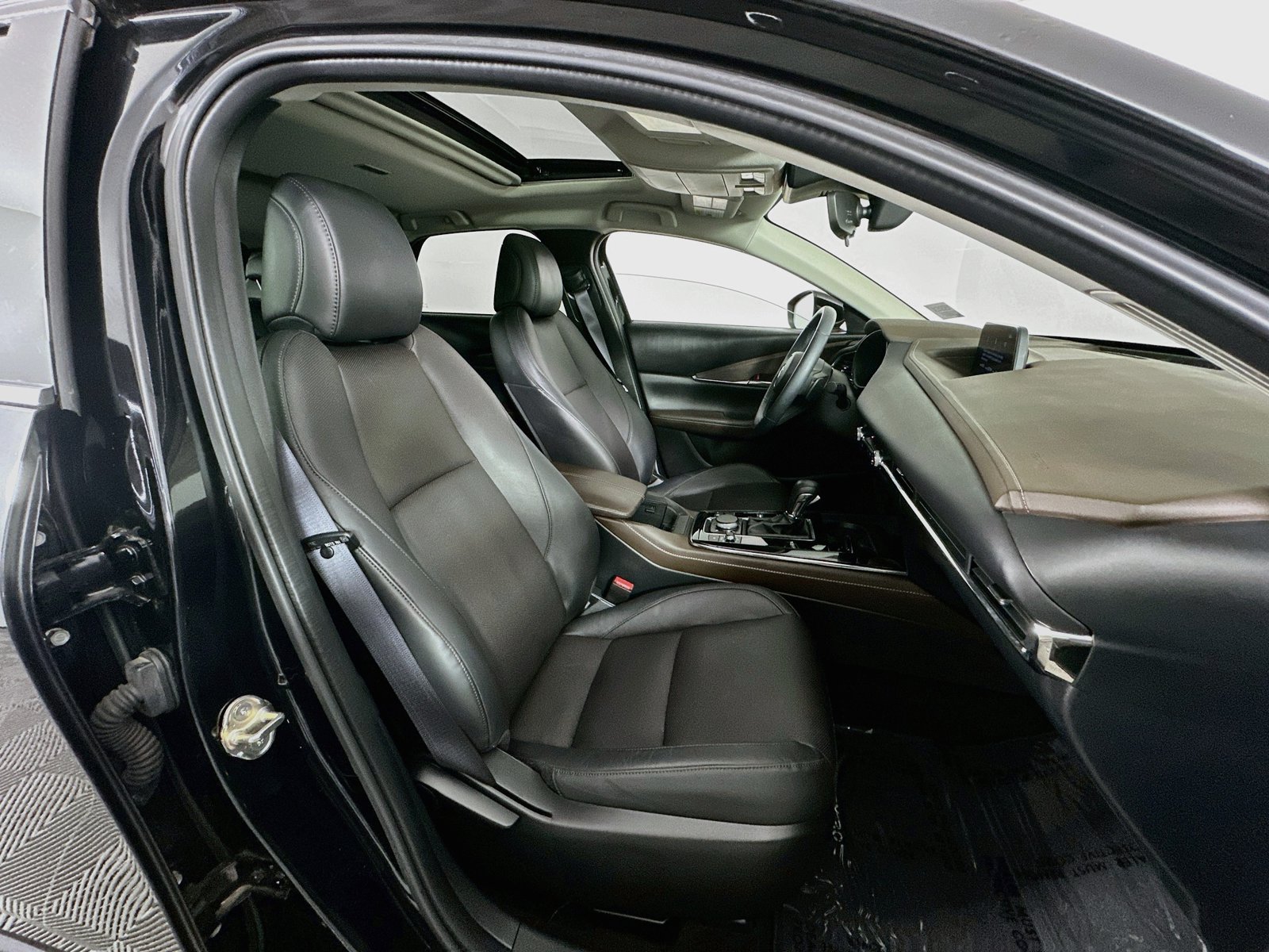 Used 2023 MAZDA CX-30 AWD 2.5 S w/ Premium Package image 30