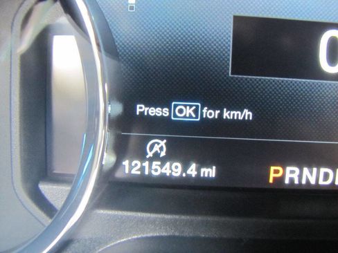 Used 2019 Ford F150 Lariat w/ Trailer Tow Package image 38