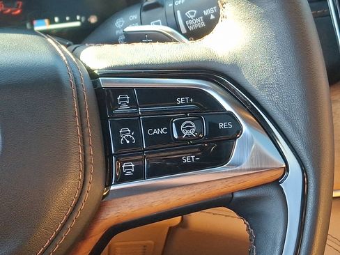 Used 2023 Jeep Grand Cherokee Summit image 23