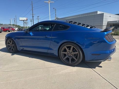 Used 2017 Ford Mustang GT Premium w/ Black Accent Package RWD image 2