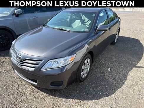 Used 2011 Toyota Camry LE FWD image 1