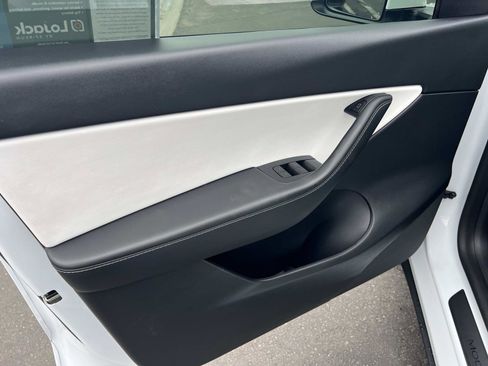 Used 2022 Tesla Model Y Performance AWD/4WD image 6