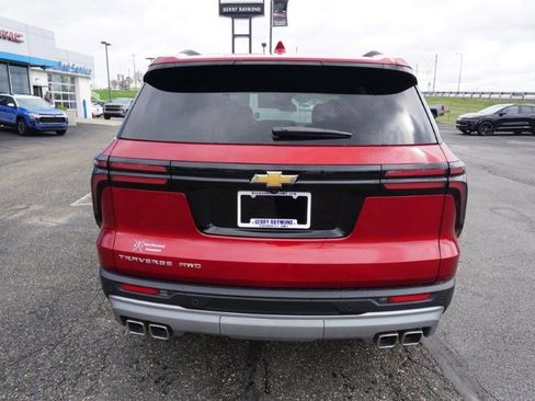 New 2025 Chevrolet Traverse LT w/ Driver Confidence Package AWD/4WD image 5