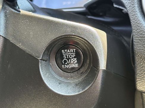 Used 2018 Jeep Compass Latitude w/ Popular Equipment Group AWD/4WD image 28