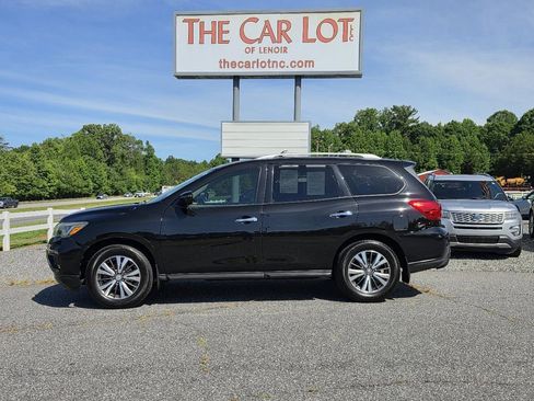 Used 2017 Nissan Pathfinder SV w/ Trailer Tow Package FWD image 2