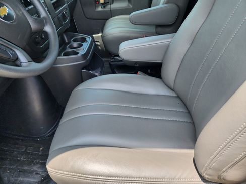 New 2025 Chevrolet Express 2500 w/ Driver Convenience Package image 26