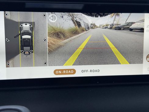 Used 2024 Land Rover Defender 110 S image 24