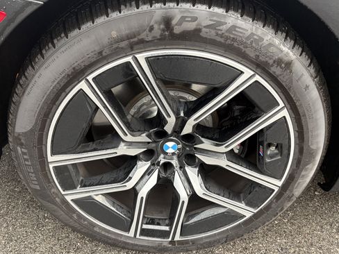 Used 2025 BMW 760i xDrive w/ Executive Package image 14