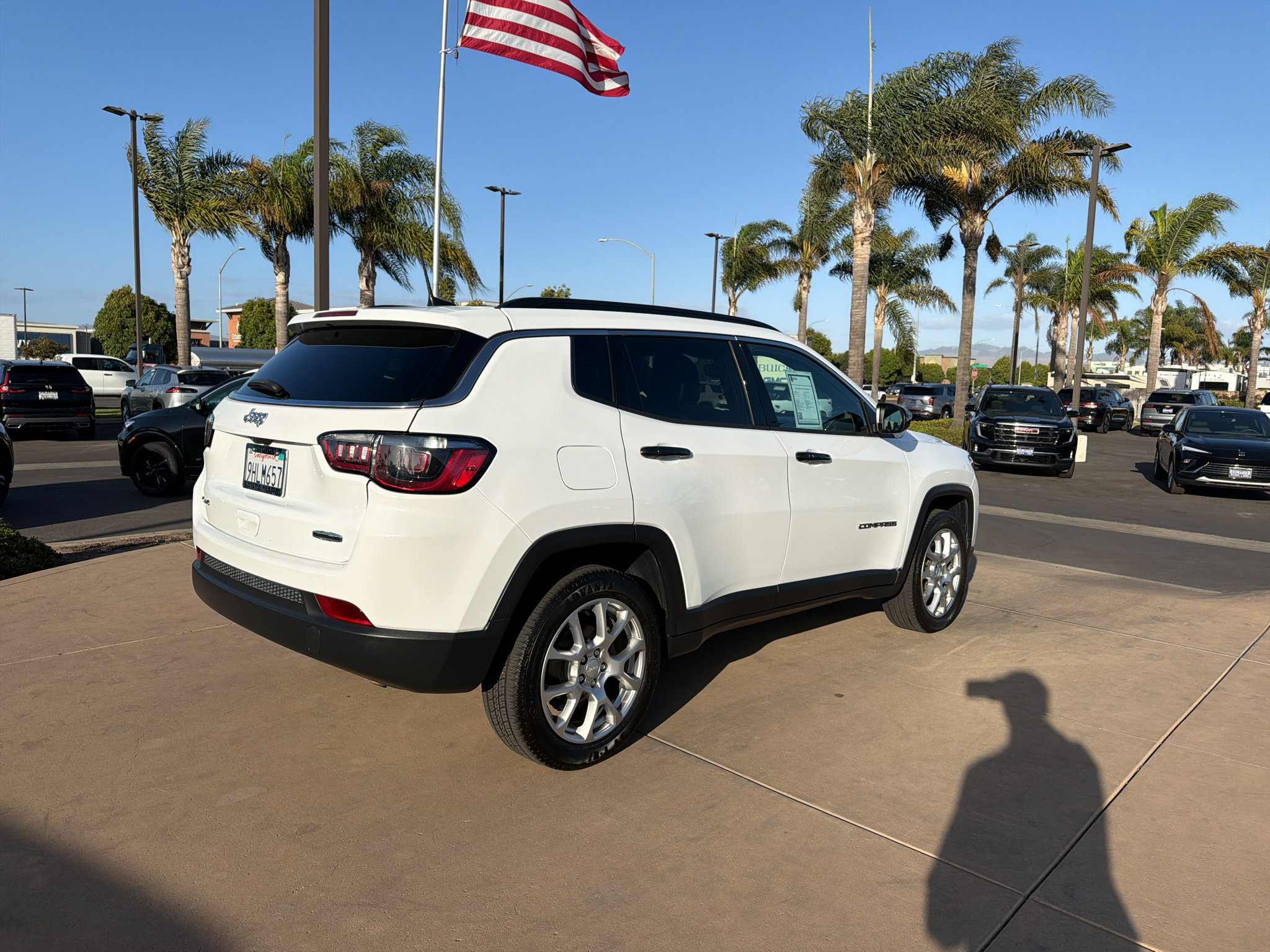 Used 2023 Jeep Compass Latitude AWD/4WD image 5