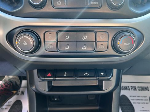 Used 2019 Chevrolet Colorado LT image 16