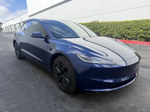 Used 2025 Tesla Model 3 Long Range RWD image 2