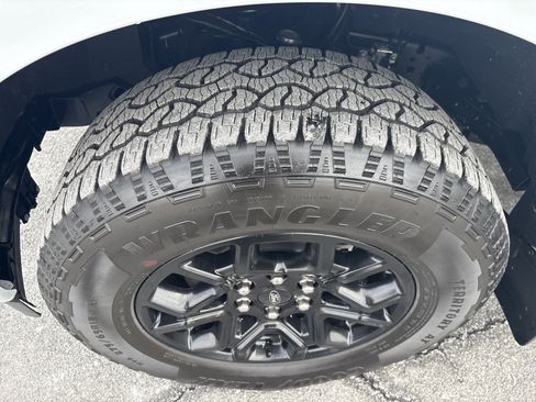 Used 2025 Ford F150 XLT w/ Equipment Group 302A MID image 11