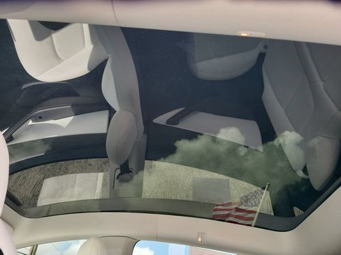 Used 2022 Tesla Model Y Performance AWD/4WD image 18
