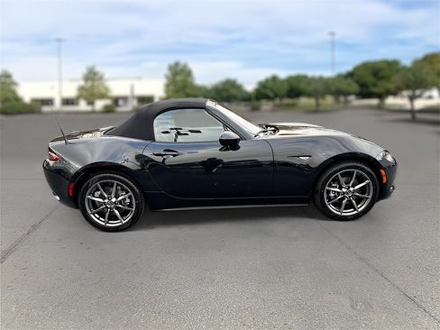 Used 2021 MAZDA MX-5 Miata Grand Touring image 7