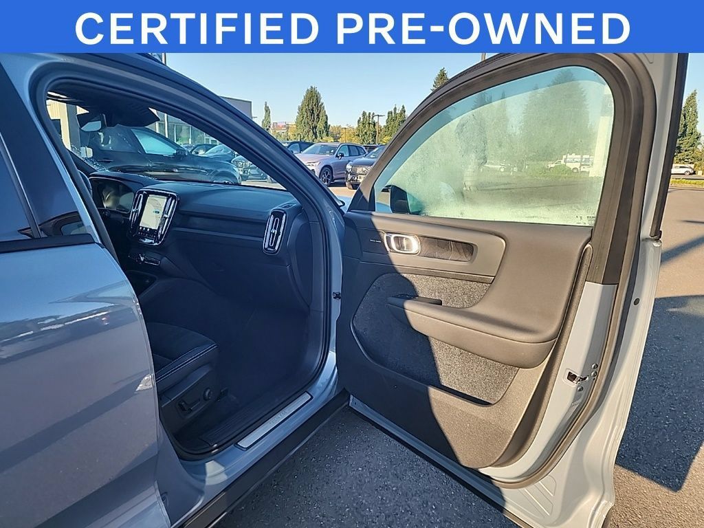 Certified 2023 Volvo XC40 Recharge Ultimate AWD/4WD image 19