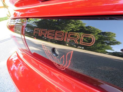 Used 1995 Pontiac Firebird Coupe image 18