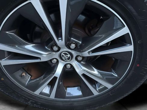 Used 2019 Toyota Highlander LE image 47