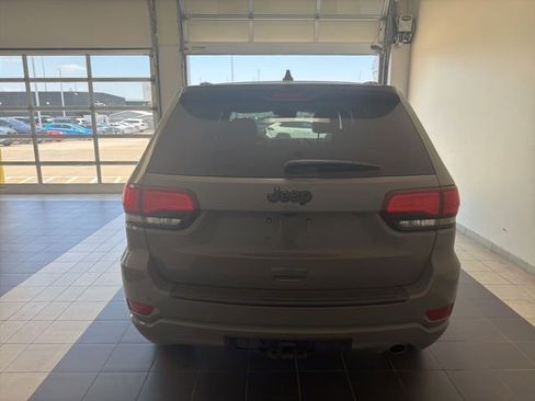 Used 2020 Jeep Grand Cherokee Altitude RWD image 5