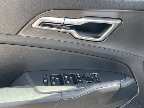New 2026 Kia Sportage LX FWD image 11