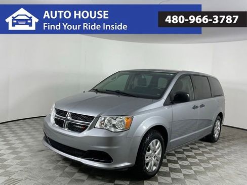 Used 2020 Dodge Grand Caravan SE w/ UConnect Hands-Free Group FWD image 1
