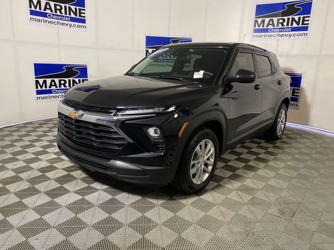 Used 2024 Chevrolet TrailBlazer LS w/ LS Convenience Package AWD/4WD image 11