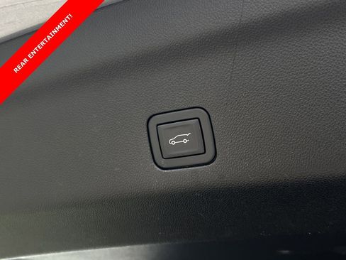 Used 2023 GMC Yukon XL Denali w/ Denali Reserve Package image 28