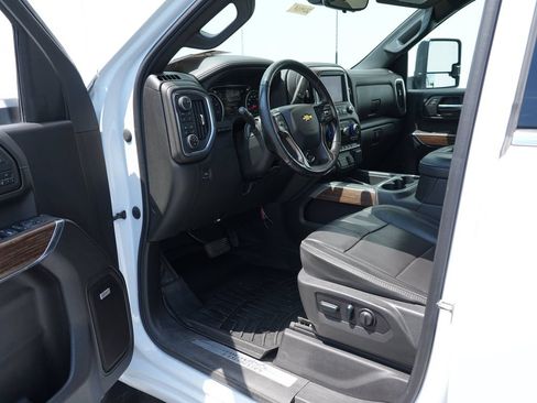 Certified 2022 Chevrolet Silverado 3500 High Country w/ Z71 Off-Road Package AWD/4WD image 13