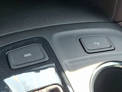 Used 2024 Chevrolet Equinox RS w/ RS Leather Package AWD/4WD image 32