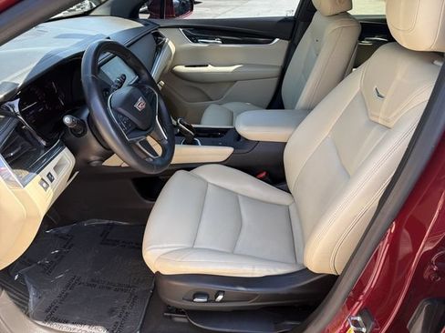 Used 2018 Cadillac XT5 FWD image 11