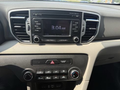 Used 2017 Kia Sportage LX image 22