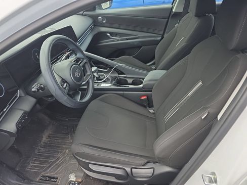 Used 2023 Hyundai Elantra SEL w/ Convenience Package FWD image 5