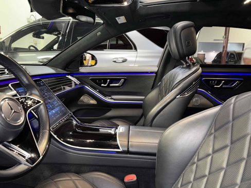 Used 2021 Mercedes-Benz S 580 4MATIC Sedan w/ AMG Line image 7