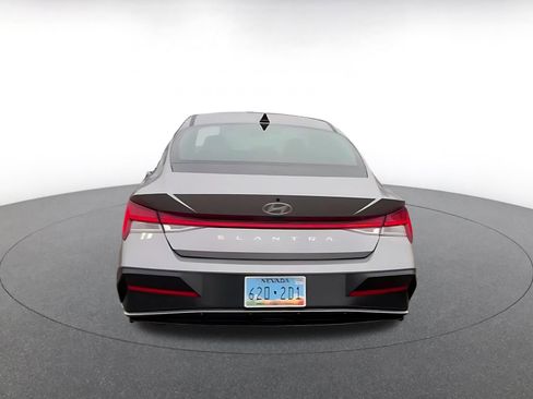 Used 2025 Hyundai Elantra SEL image 12