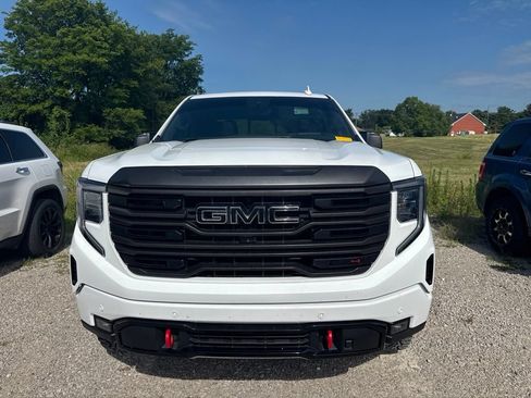Used 2023 GMC Sierra 1500 AT4 w/ AT4 Premium Package AWD/4WD image 2