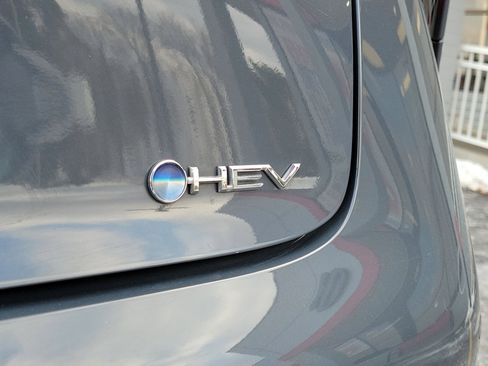 Used 2024 Toyota Prius XLE image 7