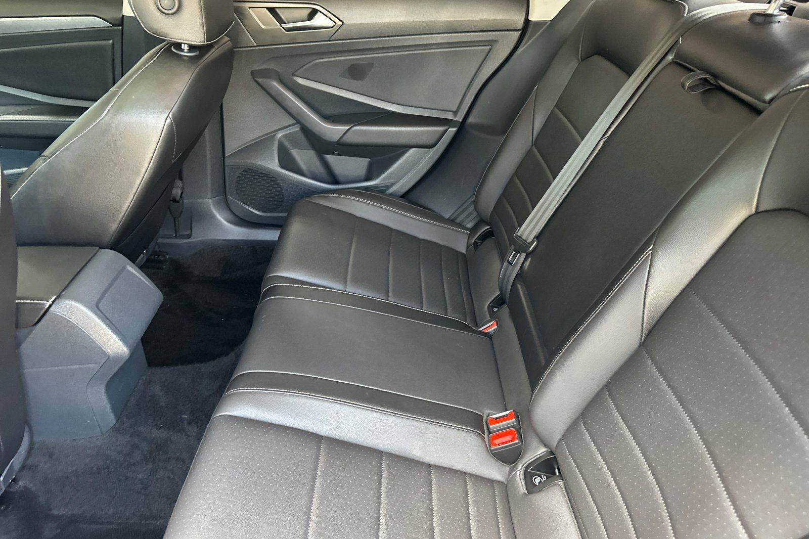 Used 2023 Volkswagen Jetta SE w/ Panoramic Sunroof Package FWD image 12