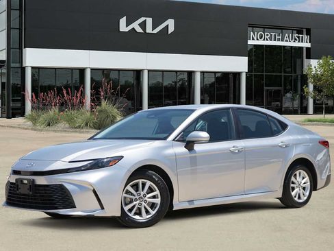 Used 2025 Toyota Camry LE FWD image 1