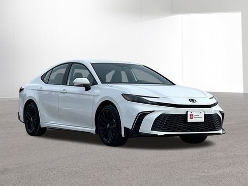 Certified 2026 Toyota Camry SE image 3