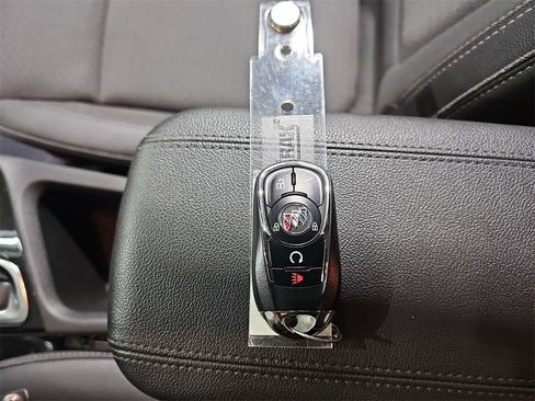 Certified 2022 Buick Encore GX Select w/ Sport Touring Package image 35