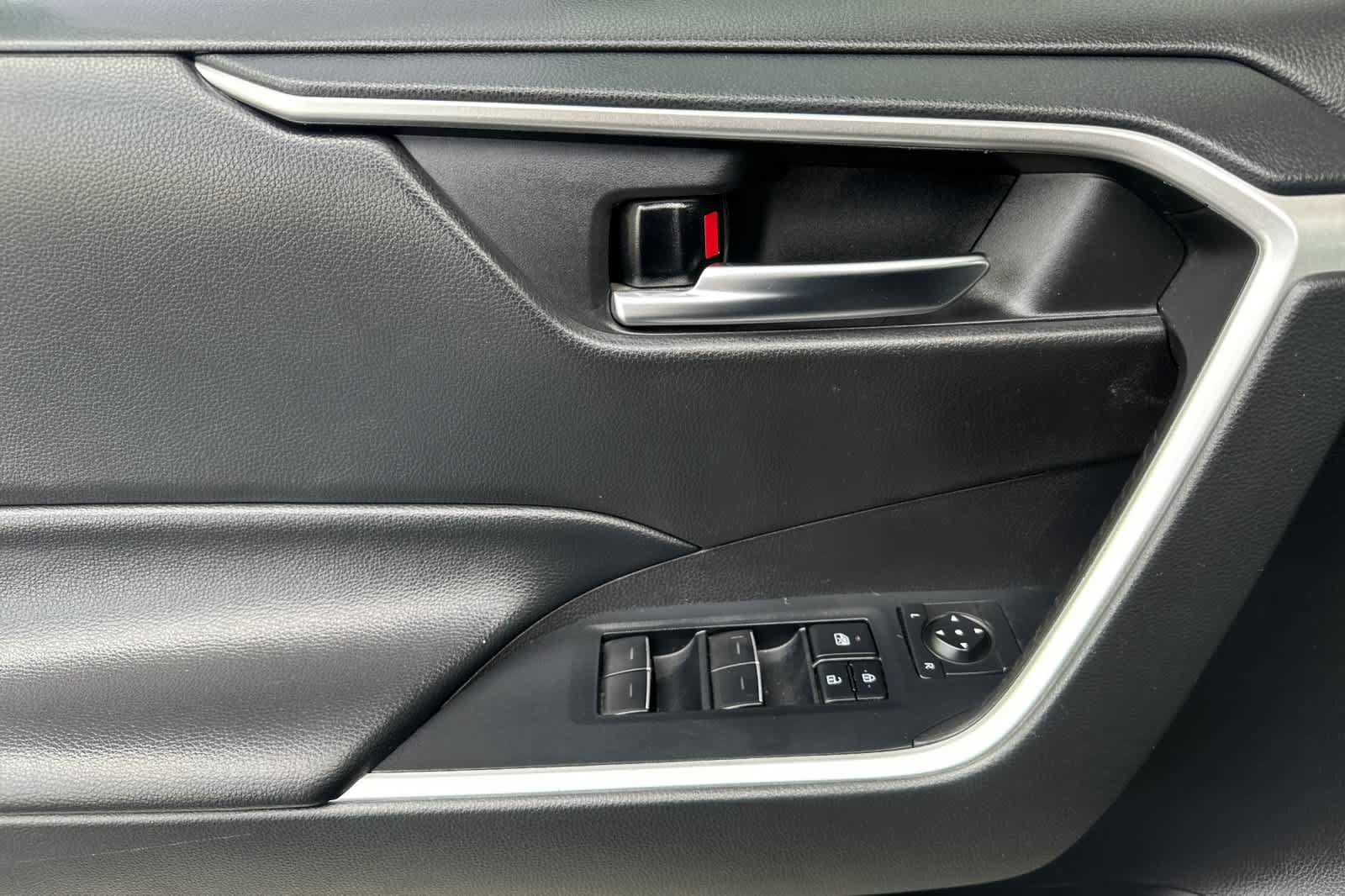 Certified 2022 Toyota RAV4 XLE w/ Convenience Package FWD image 12