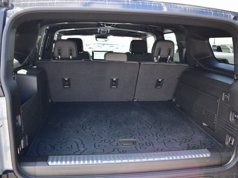 New 2025 GMC Hummer EV 2X w/ LPO, Illumination Package image 9