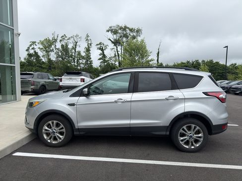 Used 2018 Ford Escape SE AWD/4WD image 4